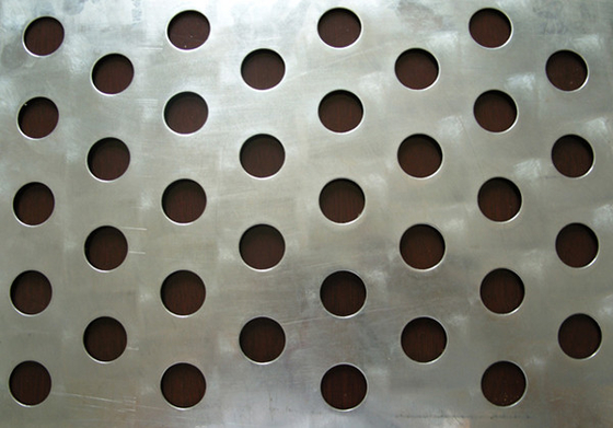 Çin Customized different hole 1mm Iron plate Galvanized perforated metal mesh Tedarikçi