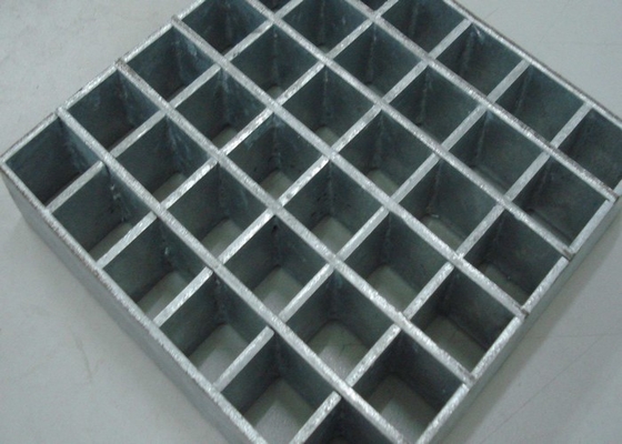 Çin Hafif Çelik Ağır Hizmet Tipi Çelik Izgara 75mm x 6mm Metal Tahliye Izgaraları Çelik Bar Izgarası Tedarikçi