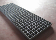 Çin 30 × 3/32 × 3 Lock Grating, Sıcak Daldırma Galvanizli Zemin Çelik Izgaraya Bas şirket