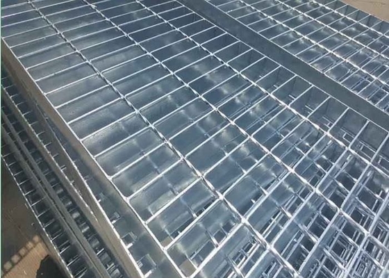 Çin Düz Tip Metal Yürüyen Merdiven, 25 X 5/30 X 3 Galvanizli Kat Izgarası Tedarikçi
