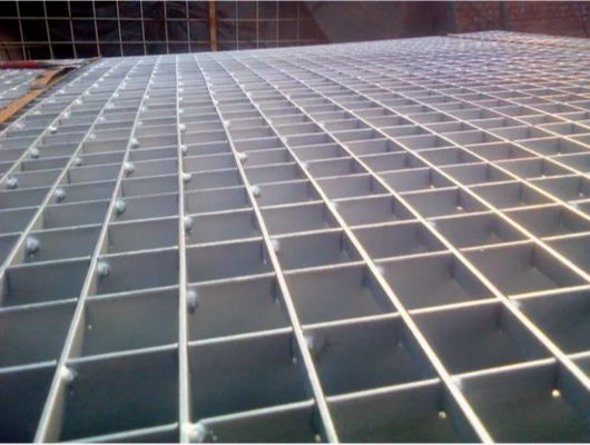 Q235/Q345 Malzemesi Kare Tasarımlı Galvanizli Çelik Izgara