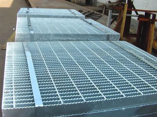 Hafif Çelik 25X5mm Galvanizli Yük Taşıyıcı Kılavuz Izgara Tedarikçisi Standart 6.0 Metre