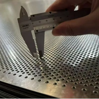 Galvanized Perforated Metal Mesh for Screening Filtering 0.7mm Thickness 4mm