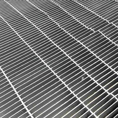 Güvenli ve Özelleştirilebilir Platform Yürüyüş Yolları için Galvanizli Dişli Tarzı Çelik Izgara