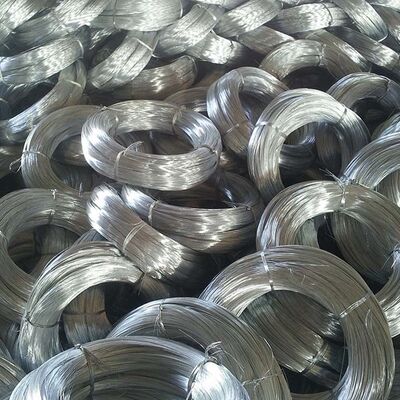 İnşaat ve Çit Yapımı İçin Düşük Karbonlu Çelikten Yapılmış 50-150 mikron Çinko Kaplamalı Sıcak Daldırma Galvanizli Demir Tel