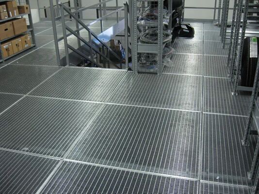 Metal Çubuk Izgara Platformları için Özelleştirilebilir Boyutlara Sahip Sıcak Daldırma Galvanizli Kaymaz Çelik Izgara