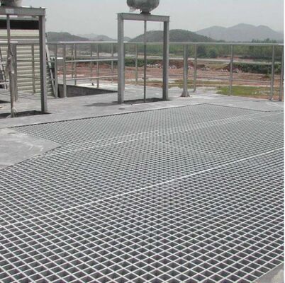 Yürüyüş yolları ve endüstriyel kullanım için özelleştirilebilir boyutlara sahip galvanizli kayma karşıt çelik ızgara platformu