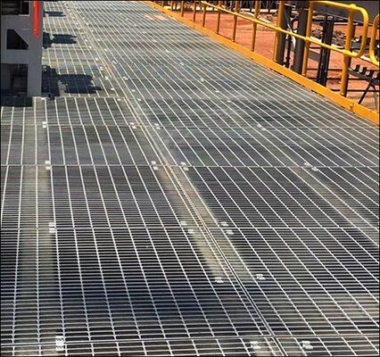 Endüstriyel platform zeminleri için kaynaklı çapraz çubuklarla galvanizli çelik çubuk ızgaraları