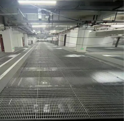 Hot-Dip Galvanized Heavy Duty Steel Grating with Serrated Surface for Industrial Applications