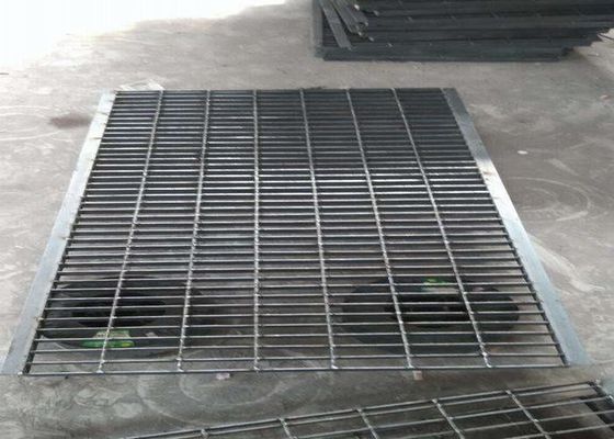 Geçiş Yolları İçin SGS Metal Izgaralar / Dikdörtgen Oluk 50 / 100mm Bükülmüş Çubuk Aralığı
