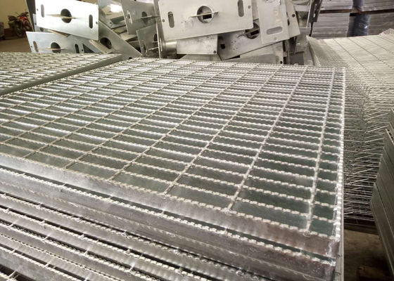 Kaymayan Kaymaz Hafif Çelik Çelik Bar Grating / Q235 A36 SS304 Paslanmaz Çelik Zemin Grating