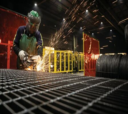 Altyapı için Anti-Slip Performansı ile Dışarıda Sıcak DIP Galvanizli Çelik Çubuk Izgara