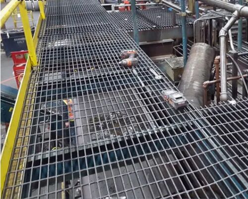 Açık hava sıcak daldırılmış galvanizli çelik merdiven tabanı 25 x 3 ila 100 x 8 rulman çubuğu ve ANSI / NAAMM standardı ile