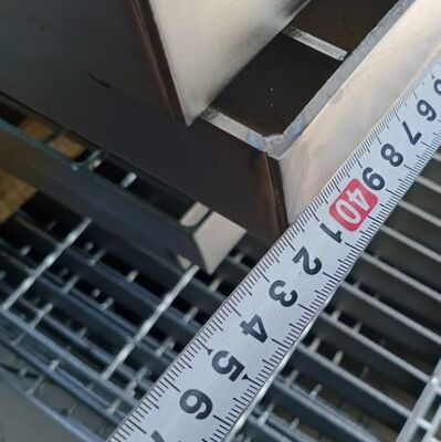 Endüstriyel drenaj kapakları ve yürüyüş yolları için sıcak daldırılmış galvanizli 40X3mm 800X1600mm çelik ızgara