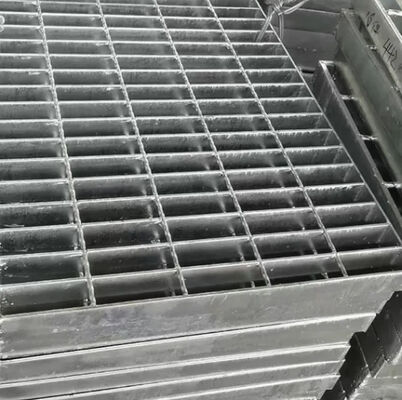 Ağır endüstriyel yürüyüş yolları için galvanizli kaymaz denizaltı çelik ızgaraları
