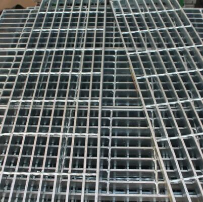 Endüstriyel platformlar için serfeli stil ve düz çubuklu sıcak DIP galvanizli çelik ızgara