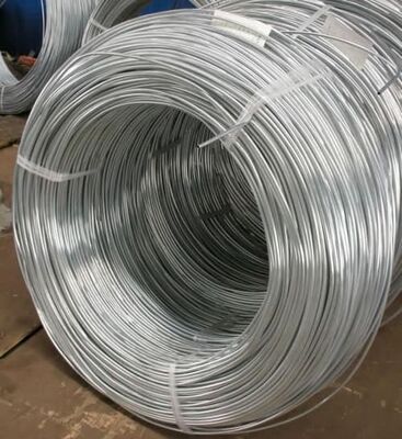 İnşaat ve Çit Yapımı İçin Düşük Karbonlu Çelikten Yapılmış 50-150 mikron Çinko Kaplamalı Sıcak Daldırma Galvanizli Demir Tel